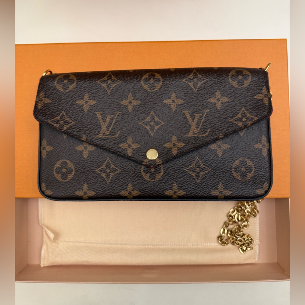 LOUIS VUITTON Félicie Pochette Monogram Fuchsia Monogram